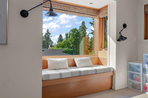 1680 Ash Rd, Saanich, BC 