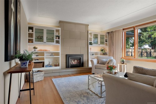 1680 Ash Rd, Saanich, BC 