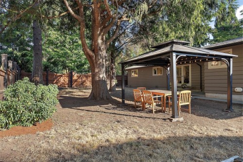 1680 Ash Rd, Saanich, BC 