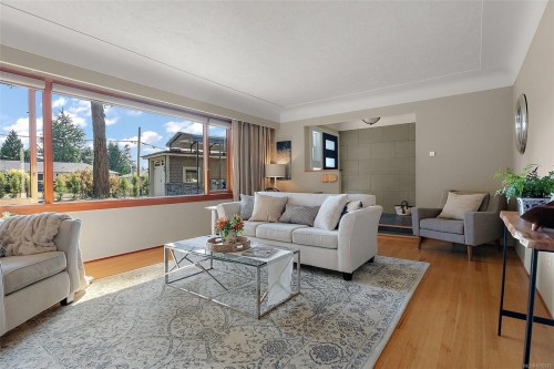 1680 Ash Rd, Saanich, BC 