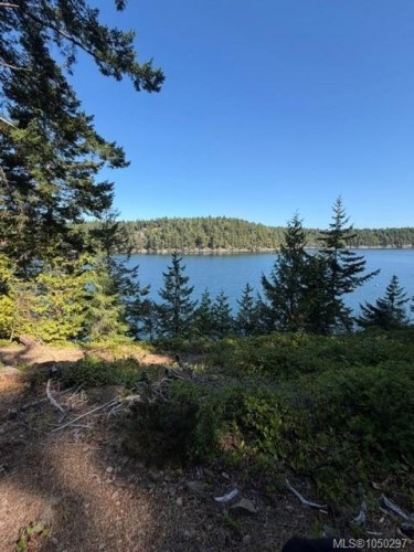 621 Bell Bay Rd, Mayne Island, BC 