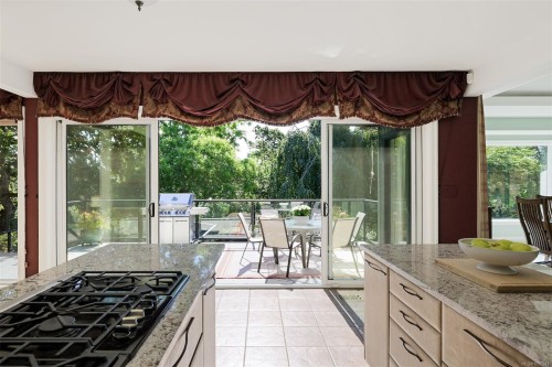1682 Charlton Rd, Saanich, BC 