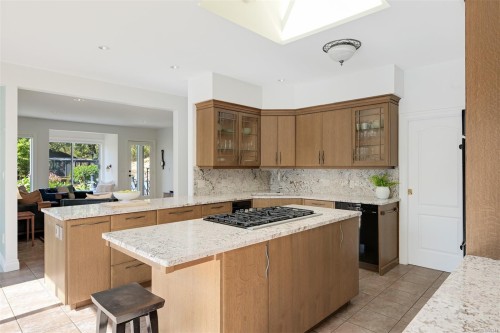 1682 Charlton Rd, Saanich, BC 