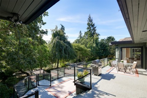 1682 Charlton Rd, Saanich, BC 