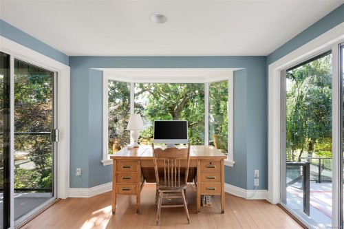 1682 Charlton Rd, Saanich, BC 