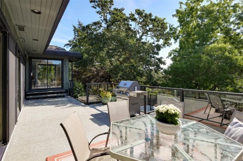 1682 Charlton Rd, Saanich, BC 