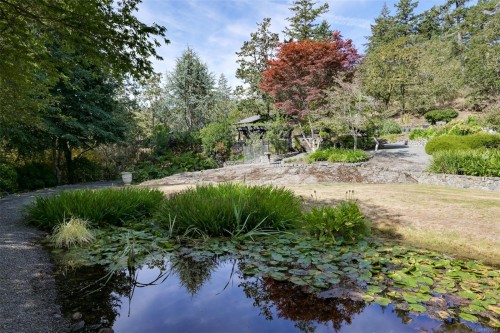 1682 Charlton Rd, Saanich, BC 