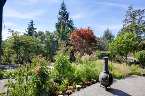 1682 Charlton Rd, Saanich, BC 