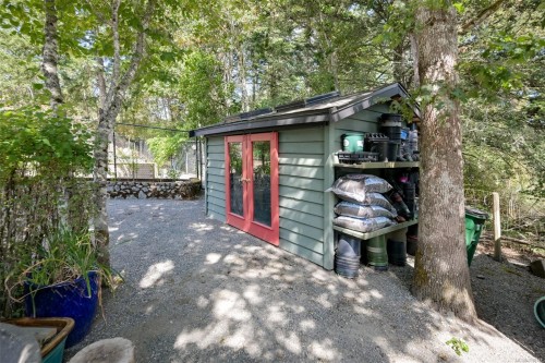 1682 Charlton Rd, Saanich, BC 