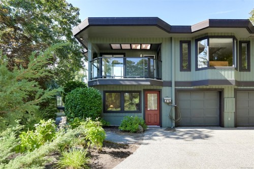 1682 Charlton Rd, Saanich, BC 