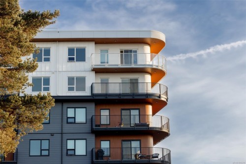 #206-1075 Tillicum Rd, Esquimalt, BC 