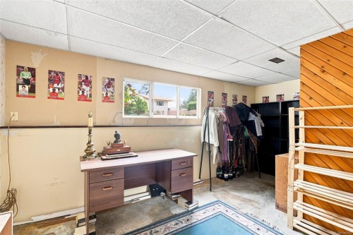 2247 Rosstown Rd, Nanaimo, BC 