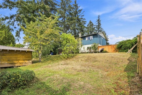 2247 Rosstown Rd, Nanaimo, BC 