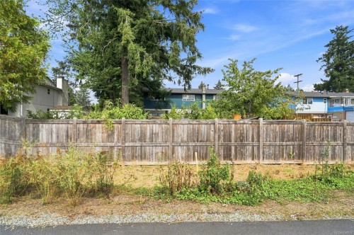 2247 Rosstown Rd, Nanaimo, BC 