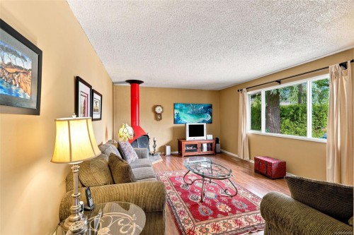 2247 Rosstown Rd, Nanaimo, BC 