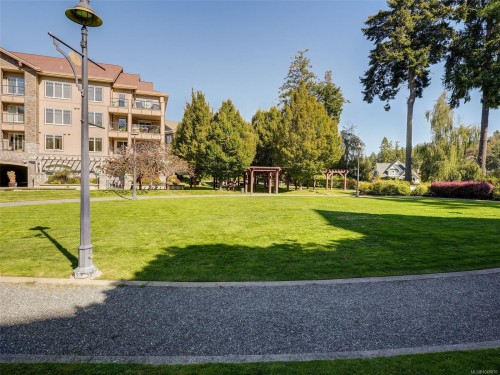 #404-1335 Bear Mountain Pkwy, Langford, BC 