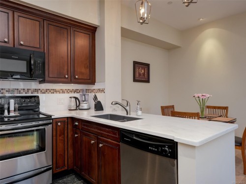 #404-1335 Bear Mountain Pkwy, Langford, BC 