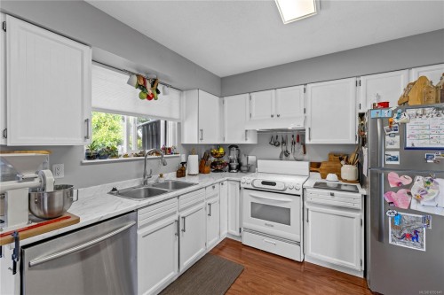 384 Mckillop Dr, Parksville, BC 