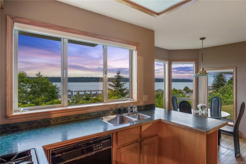 725 Thulin St, Campbell River, BC 