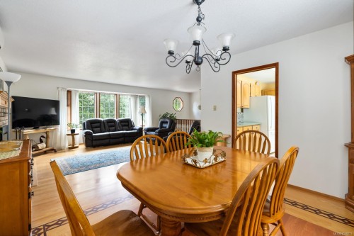 1348 Oakwood Pl, Duncan, BC 