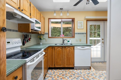 1348 Oakwood Pl, Duncan, BC 