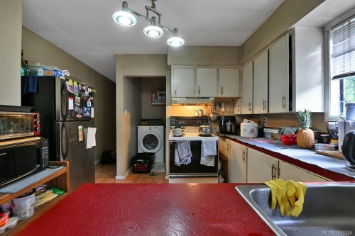 307, 311,315 Holly Ave, Nanaimo, BC 