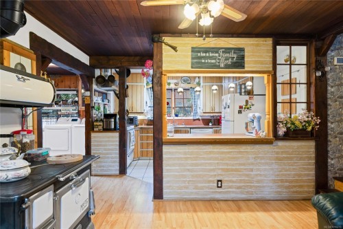 218 Sunningdale Rd East, Qualicum Beach, BC 