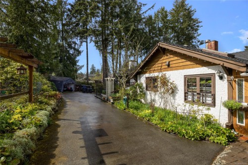 218 Sunningdale Rd East, Qualicum Beach, BC 