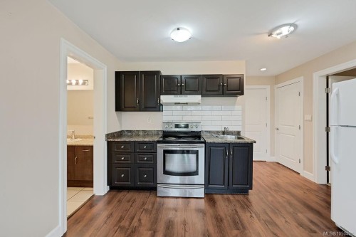 #110-1177 Deerview Pl, Langford, BC 