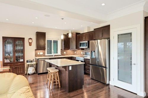 #110-1177 Deerview Pl, Langford, BC 