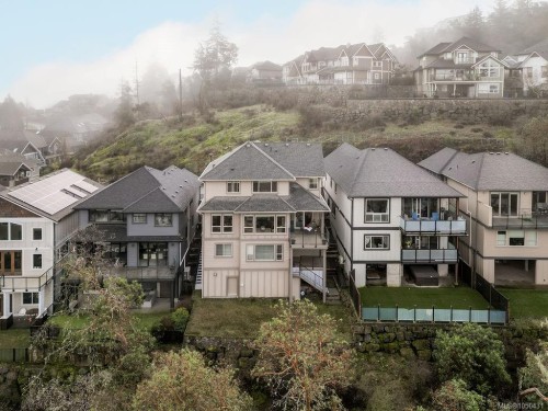#110-1177 Deerview Pl, Langford, BC 