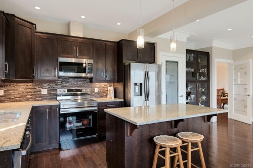 #110-1177 Deerview Pl, Langford, BC 