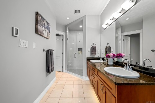 #511-3666 Royal Vista Way, Courtenay, BC 
