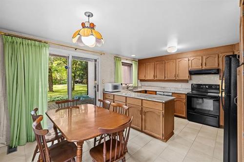 193 Robindale Rd, Winnipeg, MB 