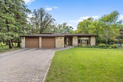 193 Robindale Rd, Winnipeg, MB 