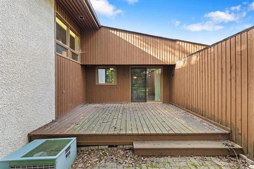193 Robindale Rd, Winnipeg, MB 