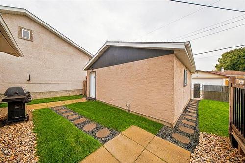 286 Armstrong Ave, Winnipeg, MB 