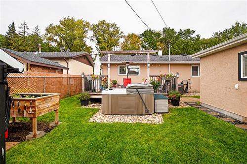 286 Armstrong Ave, Winnipeg, MB 