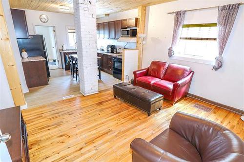 953 William Ave, Winnipeg, MB 