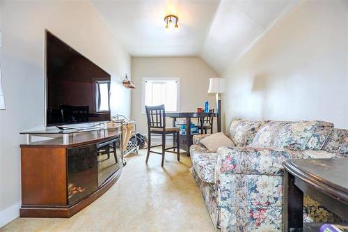 953 William Ave, Winnipeg, MB 