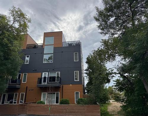 303-400 Wardlaw Ave, Winnipeg, MB 