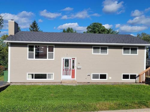 33 Coles Road, Sackville, NS 
