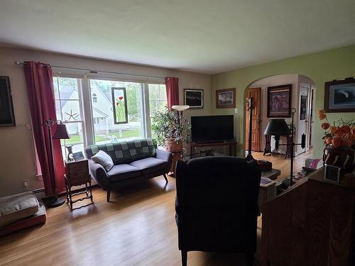 49 Bulkley Street, Shelburne, NS 
