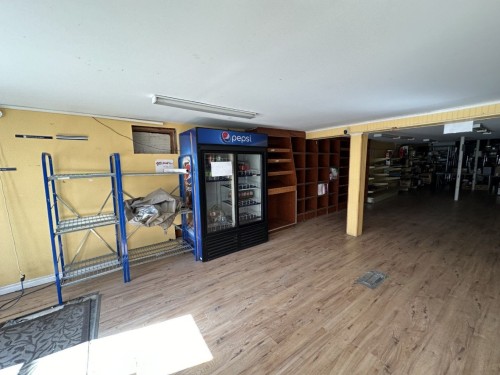 Commerce - 1736 Rue Principale, Saint-Théodore-D'Acton, QC 