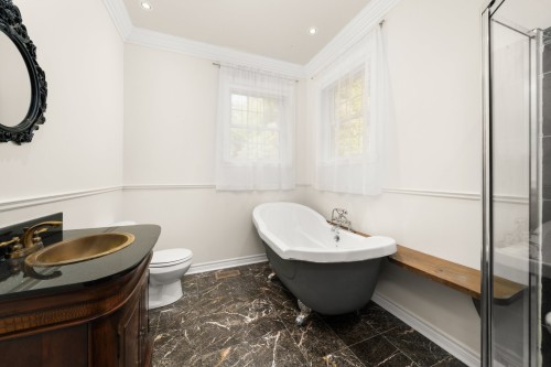 Salle de bains attenante à la CCP - 918 Mtée St-Robert, Saint-Lazare, QC 