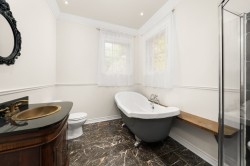 Salle de bains attenante à la CCP - 