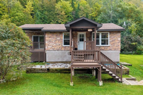 Façade - 77 Ch. Du Lac-De-La-Carpe, Lac-Des-Plages, QC 