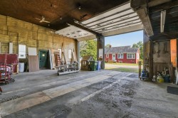 Garage - 