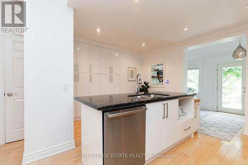 48 Bloomfield Avenue, Toronto, ON 