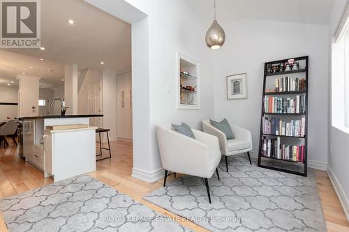 48 Bloomfield Avenue, Toronto, ON 